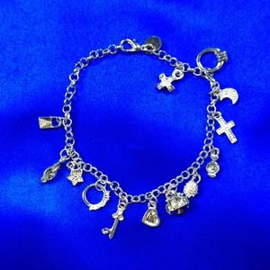 Fashion charm bracelet